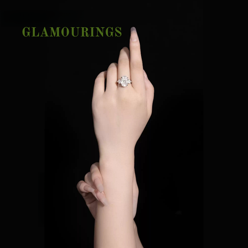 GLAMOURINGS Oval Diamond Three-Stone Ring